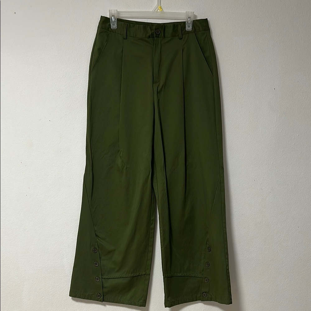 Woman Green Pants